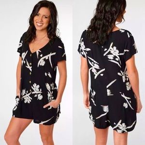 NWT O’Neill Romper w/ Pockets